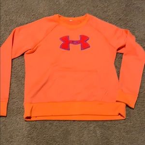 Under armour  sweatshirt with front pocket